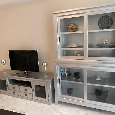 Apartment Elegant 2-bedroom In Benidorm With Private Pool And Scenic Garden Views Cala de Finestrat