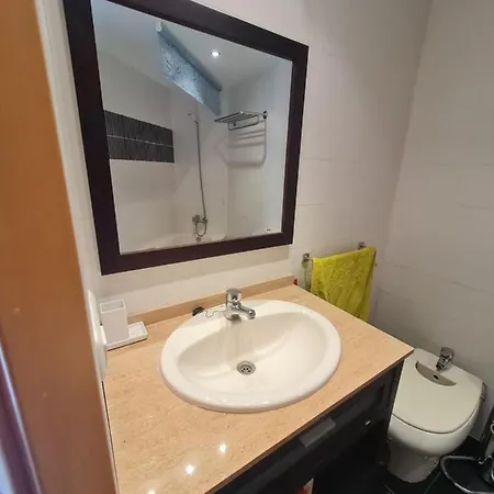 Elegant 2-bedroom In Benidorm With Private Pool And Scenic Garden Views *